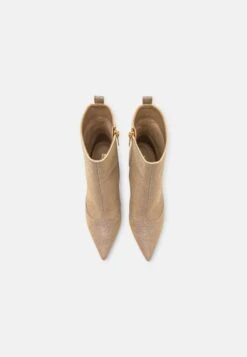 MICHAEL Michael Kors Clara - Botines - Camel/Multi-Coloured -Boots & Style 084fc01d4ab14bf09336faac39903bea