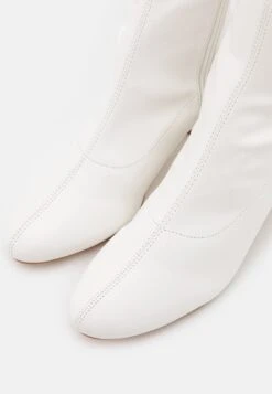 Raid Myna - Botas Mosqueteras - White -Boots & Style 0e005d679b0d4610b1b75959428941b6