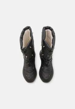 KOI FOOTWEAR The Ringleader Spiked- Botas Para La Nieve - Black 9 KOI FOOTWEAR The Ringleader Spiked- Botas Para La Nieve - Black -Boots & Style 12dfc6b02fdf40a9bfe0bf0b5aa64f12