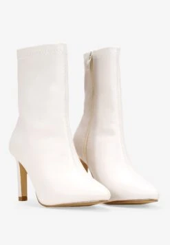 Boots & Style -Boots & Style 17ea365cd84046b5a3e1e252436b3932