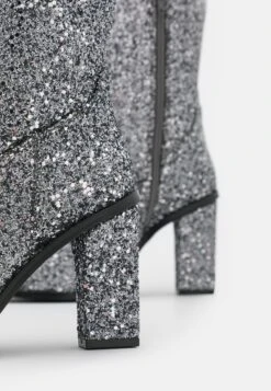 Buffalo Vegan Zoe Boot - Botas De Tacón - Gun Glitter -Boots & Style 26c564eecc00464bb07d5cf2f01244c7