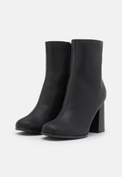 Botines - Black -Boots & Style 51ceaf6319874c0e81f845f25b1fd3ba