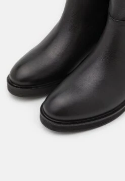 Botas - Black -Boots & Style 5617e7d761e343a2ac91b966b3aa0a7e