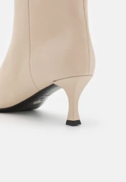 PROENZA SCHOULER Botas - Light Beige -Boots & Style 873085b17c7b43a9a294e8372698c691