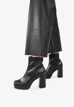 Con Tacón - Botines De Tacón - Black