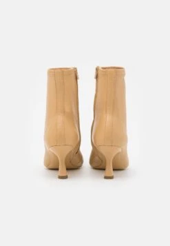 Loeffler Randall Thandy - Botines - Bisque -Boots & Style af2827b496eb492ab6e579232c328845