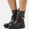DKNY Taeta Strappy Bootie - Botines Con Plataforma - Brown