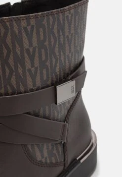 DKNY Taeta Strappy Bootie - Botines Con Plataforma - Brown -Boots & Style c45debc710ba4a159142ba1d146c386f