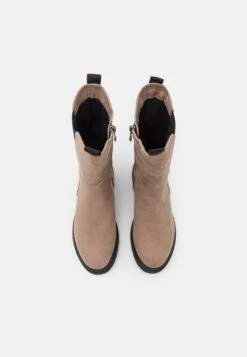 Marco Tozzi Botas Con Plataforma - Taupe -Boots & Style e5fa236b1d5b4e0a8337a2fe3ba175b6