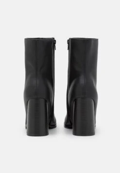 Botines - Black -Boots & Style f0ffbbcde4884c9697050b2f09aa457a