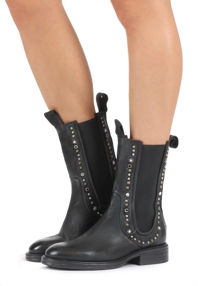 Boots & Style -Boots & Style d5a0fcb673644aac84717d9d91d31475 768x1109 1